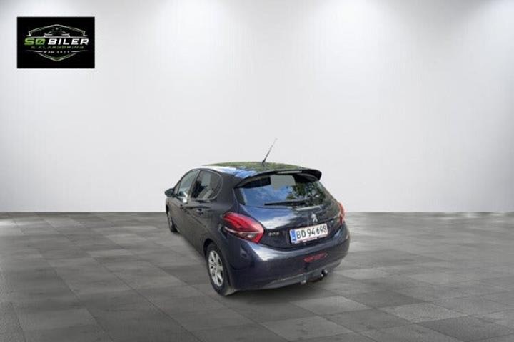 Sort Peugeot 208 fra 2016