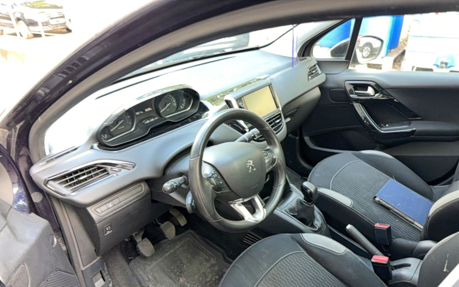 Sort Peugeot 208 fra 2016