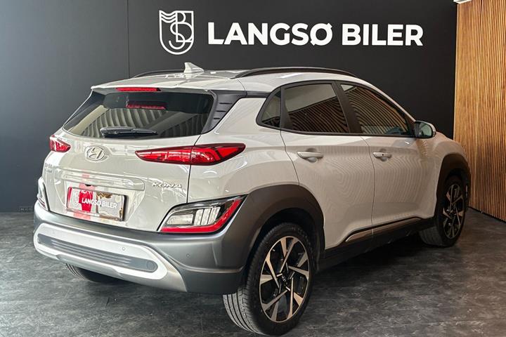 Grå Hyundai Kona fra 2022