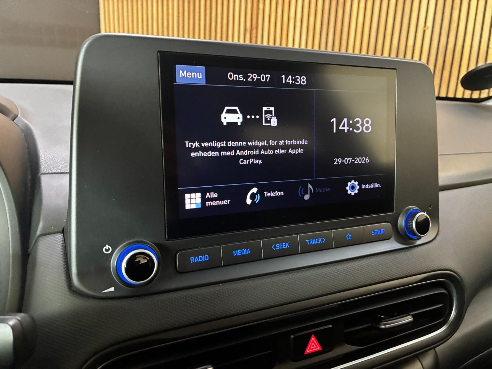 Grå Hyundai Kona fra 2022
