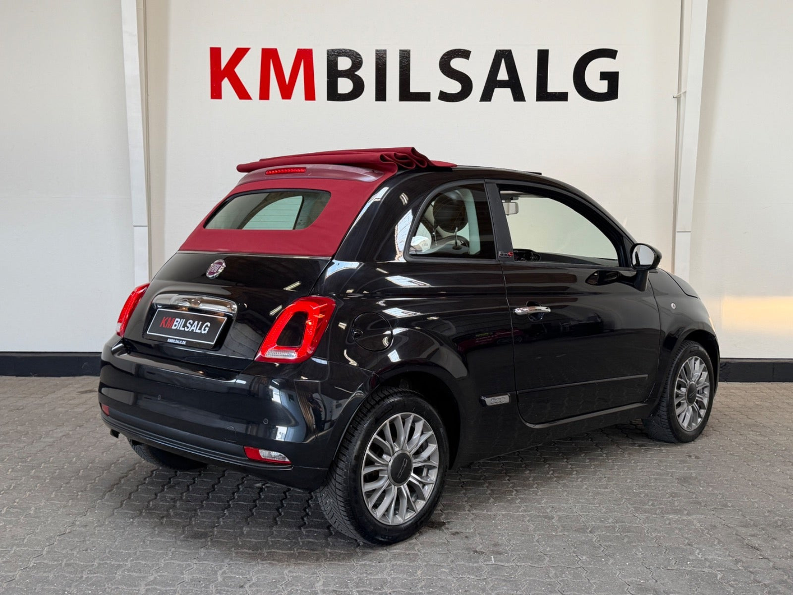 Sort Fiat 500C fra 2018