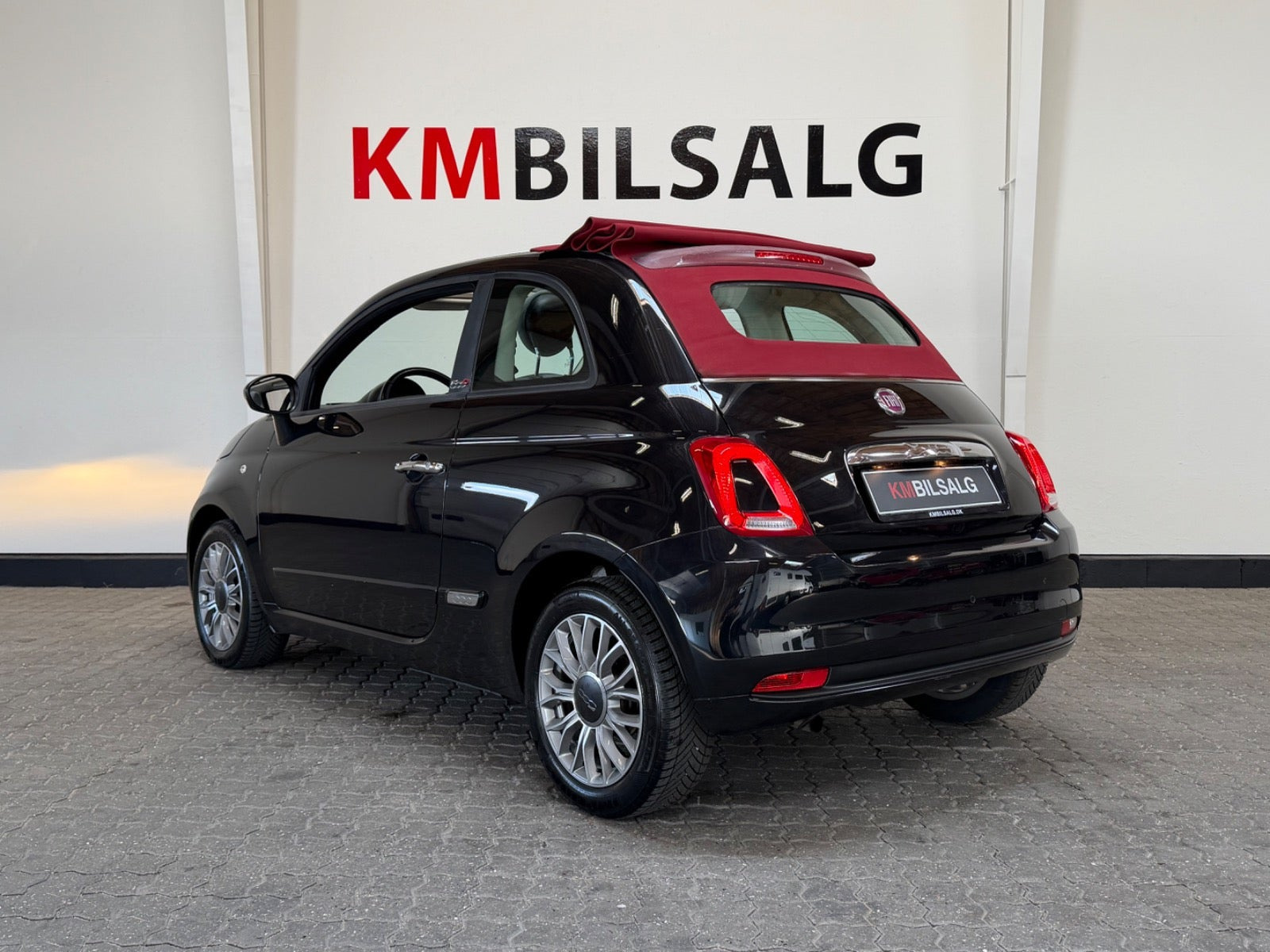 Sort Fiat 500C fra 2018