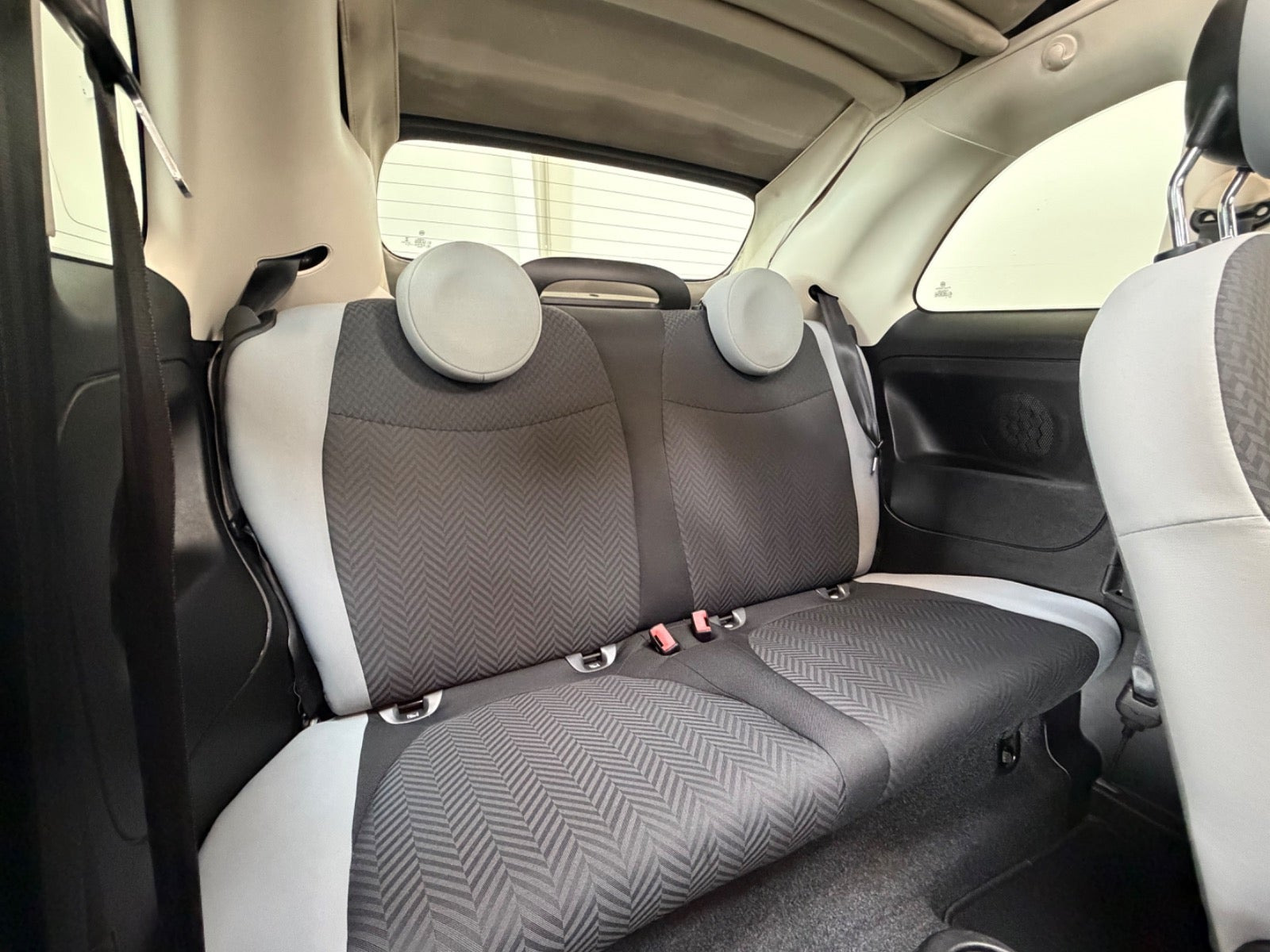 Sort Fiat 500C fra 2018