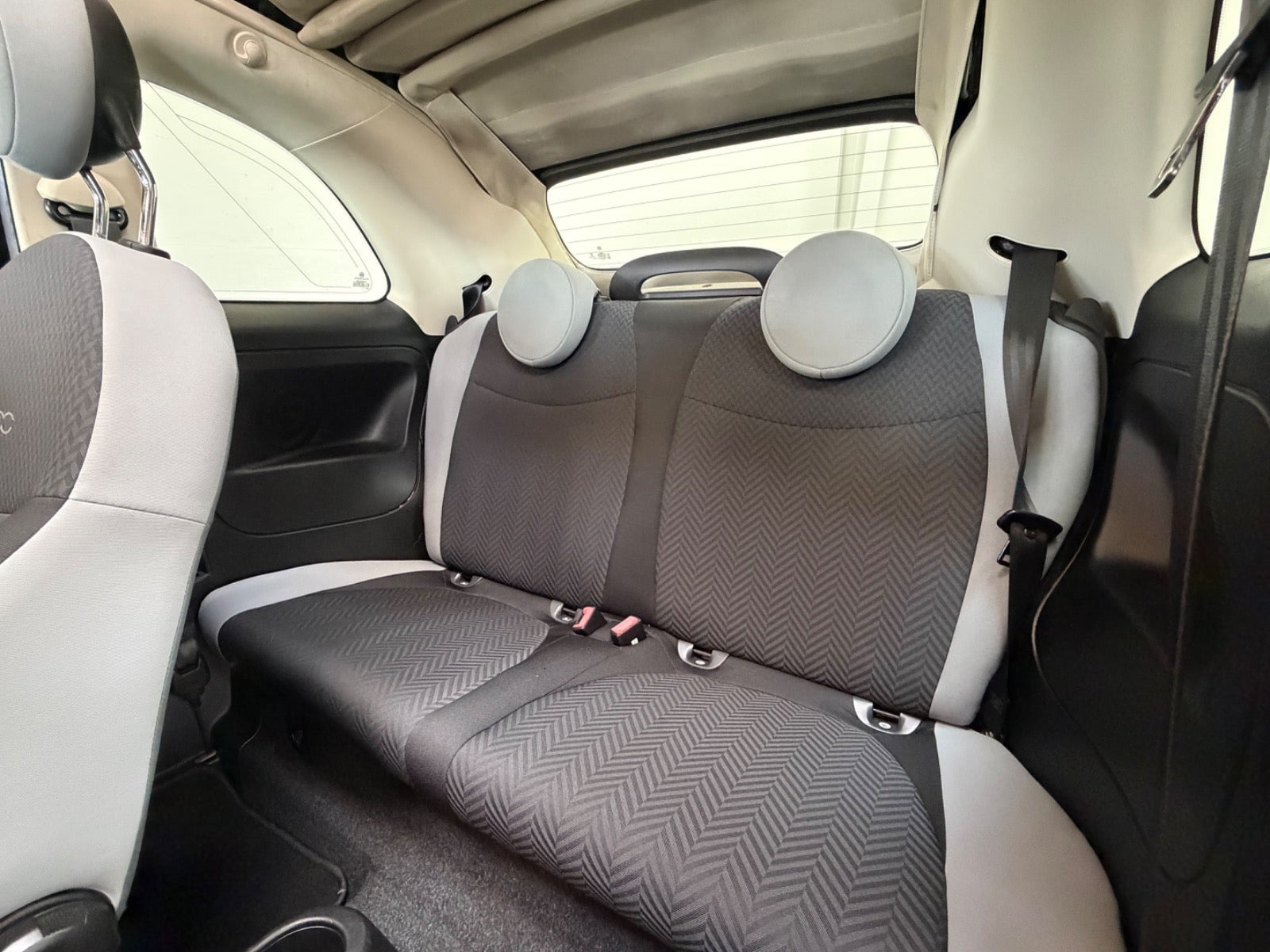 Sort Fiat 500C fra 2018