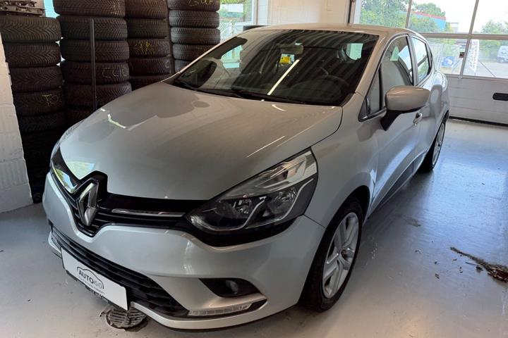 Sølv Renault Clio IV fra 2018