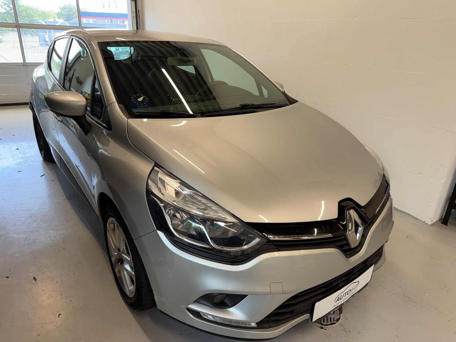 Sølv Renault Clio IV fra 2018