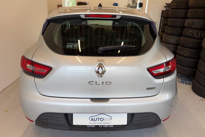 Sølv Renault Clio IV fra 2018