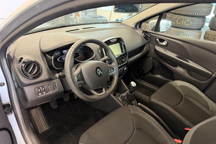 Sølv Renault Clio IV fra 2018