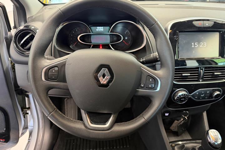 Sølv Renault Clio IV fra 2018