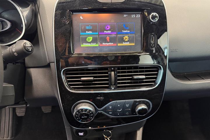 Sølv Renault Clio IV fra 2018