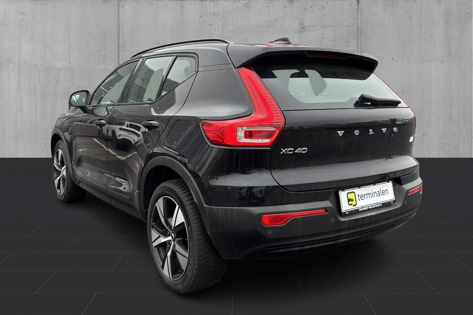 Sort Volvo XC40 fra 2022