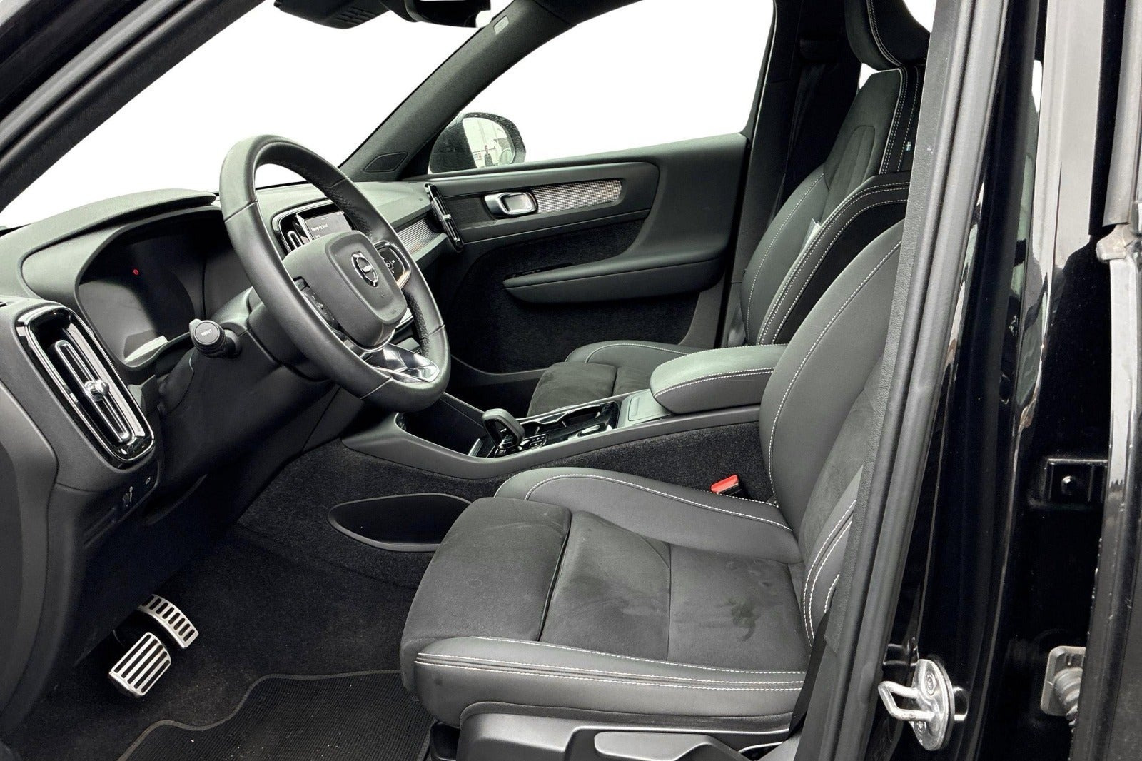 Sort Volvo XC40 fra 2022