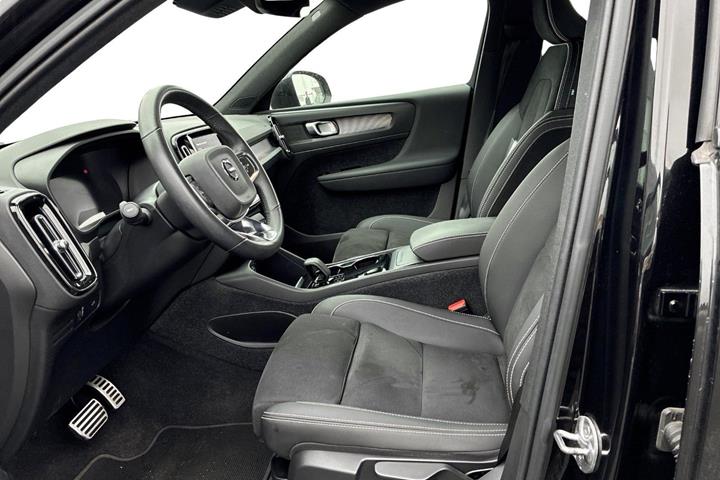 Sort Volvo XC40 fra 2022