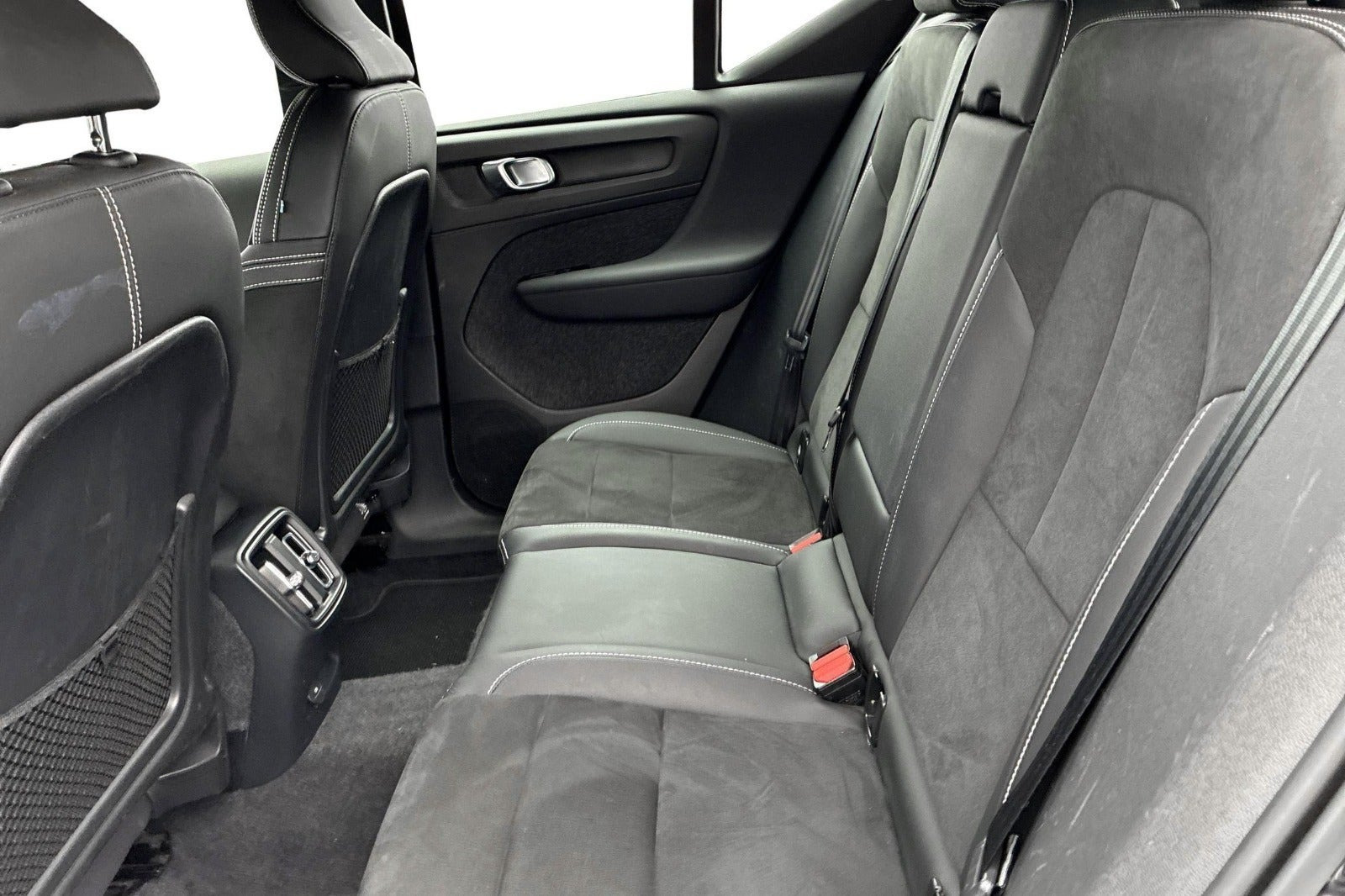 Sort Volvo XC40 fra 2022