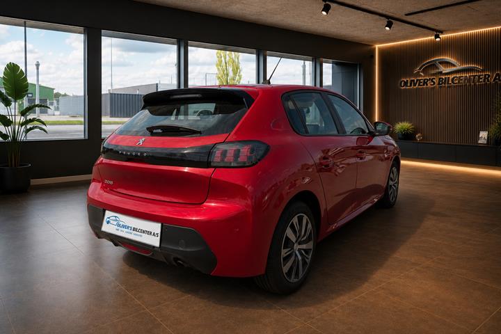 Rød Peugeot 208 fra 2020