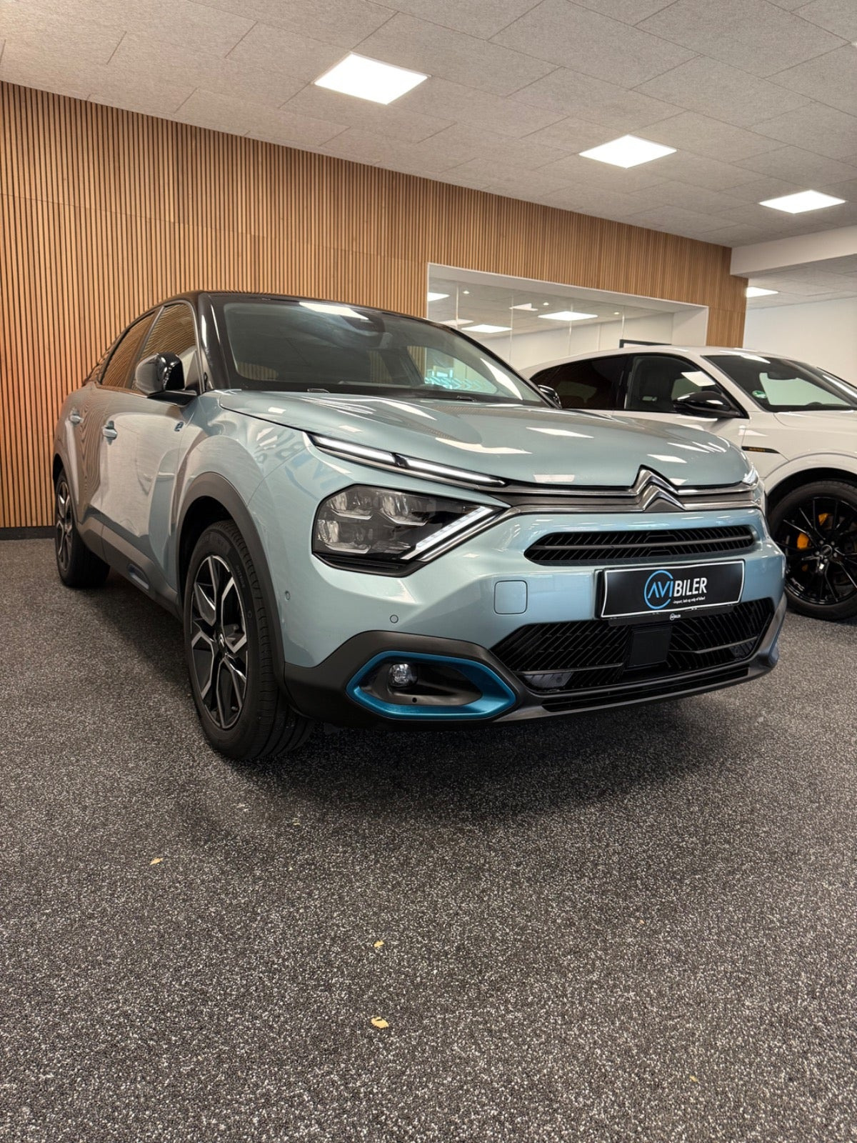 Blå Citroën ë-C4 fra 2024