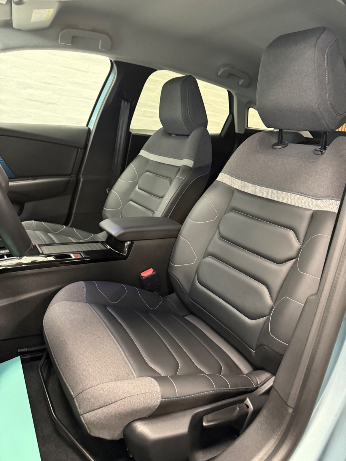Blå Citroën ë-C4 fra 2024