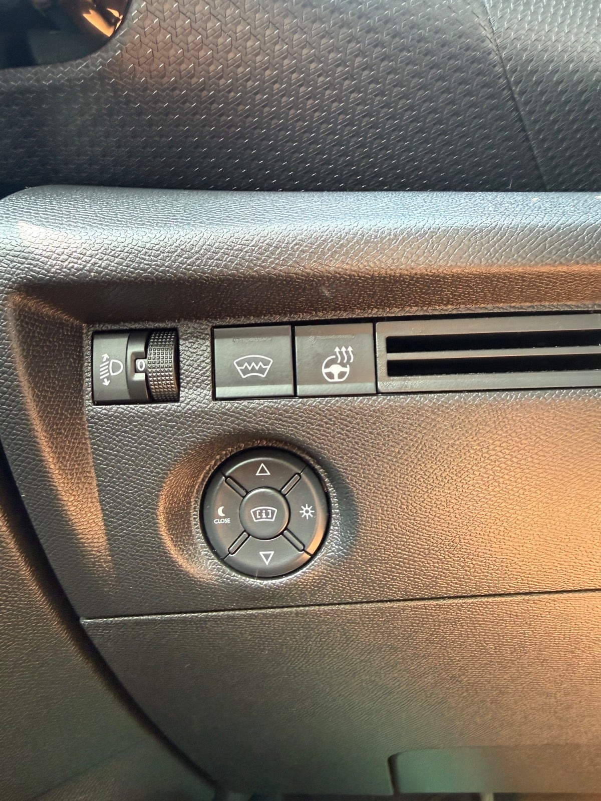 Blå Citroën ë-C4 fra 2024