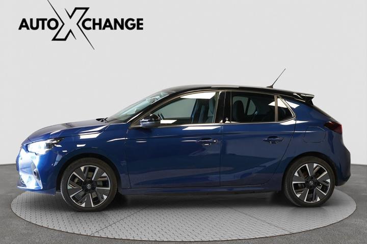 Blå Opel Corsa-e fra 2021