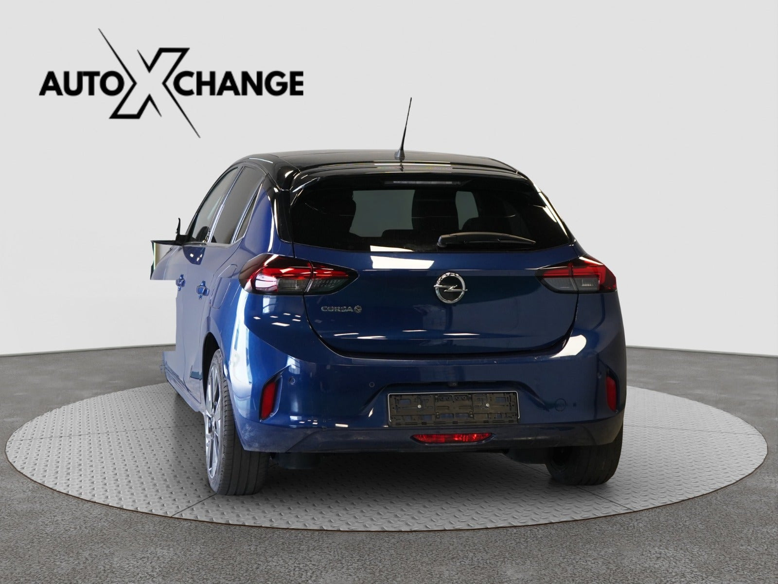 Blå Opel Corsa-e fra 2021
