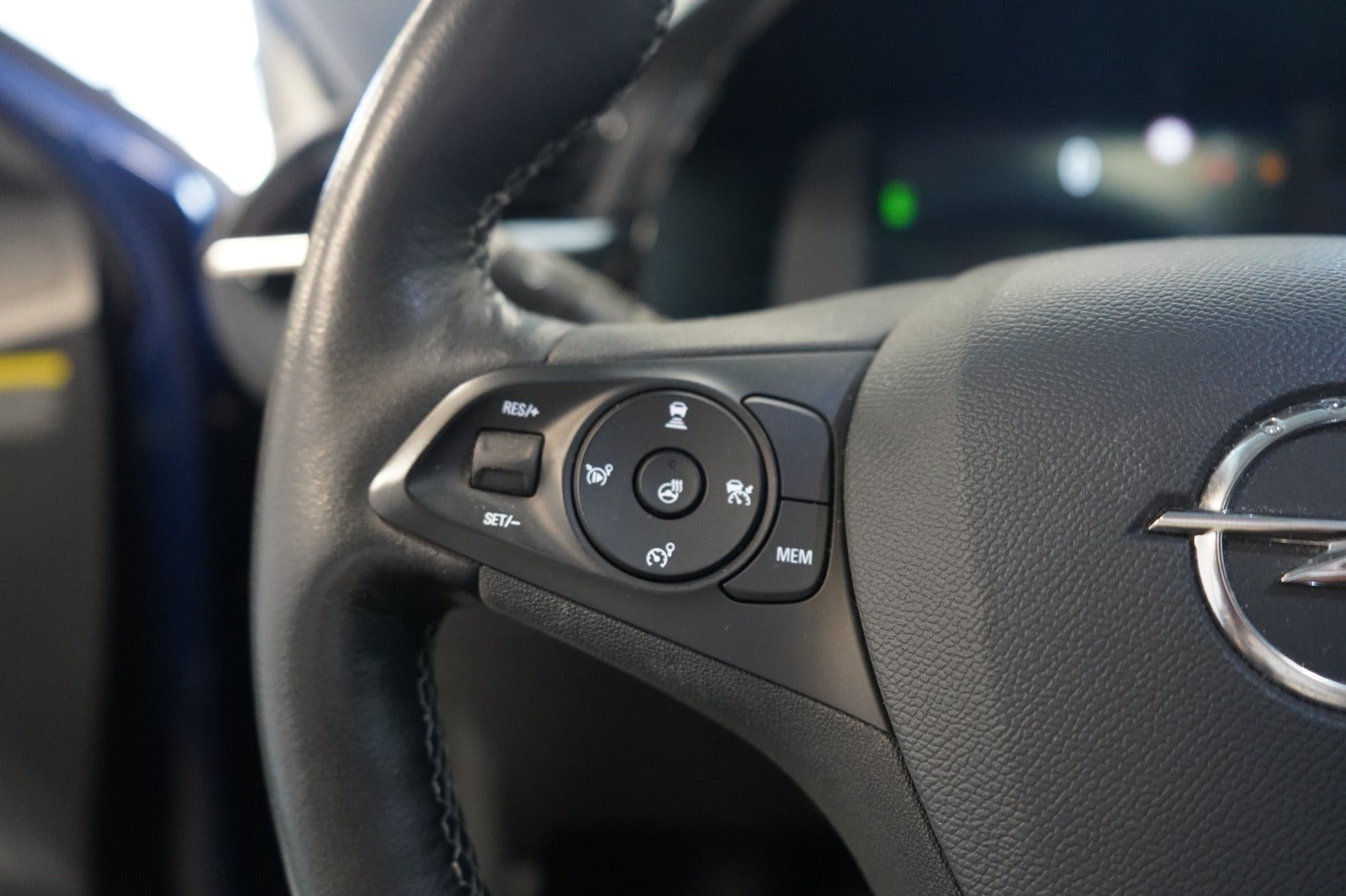 Blå Opel Corsa-e fra 2021