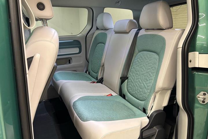 Grøn VW ID.Buzz fra 2023