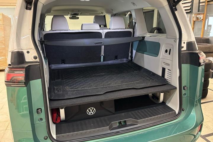 Grøn VW ID.Buzz fra 2023