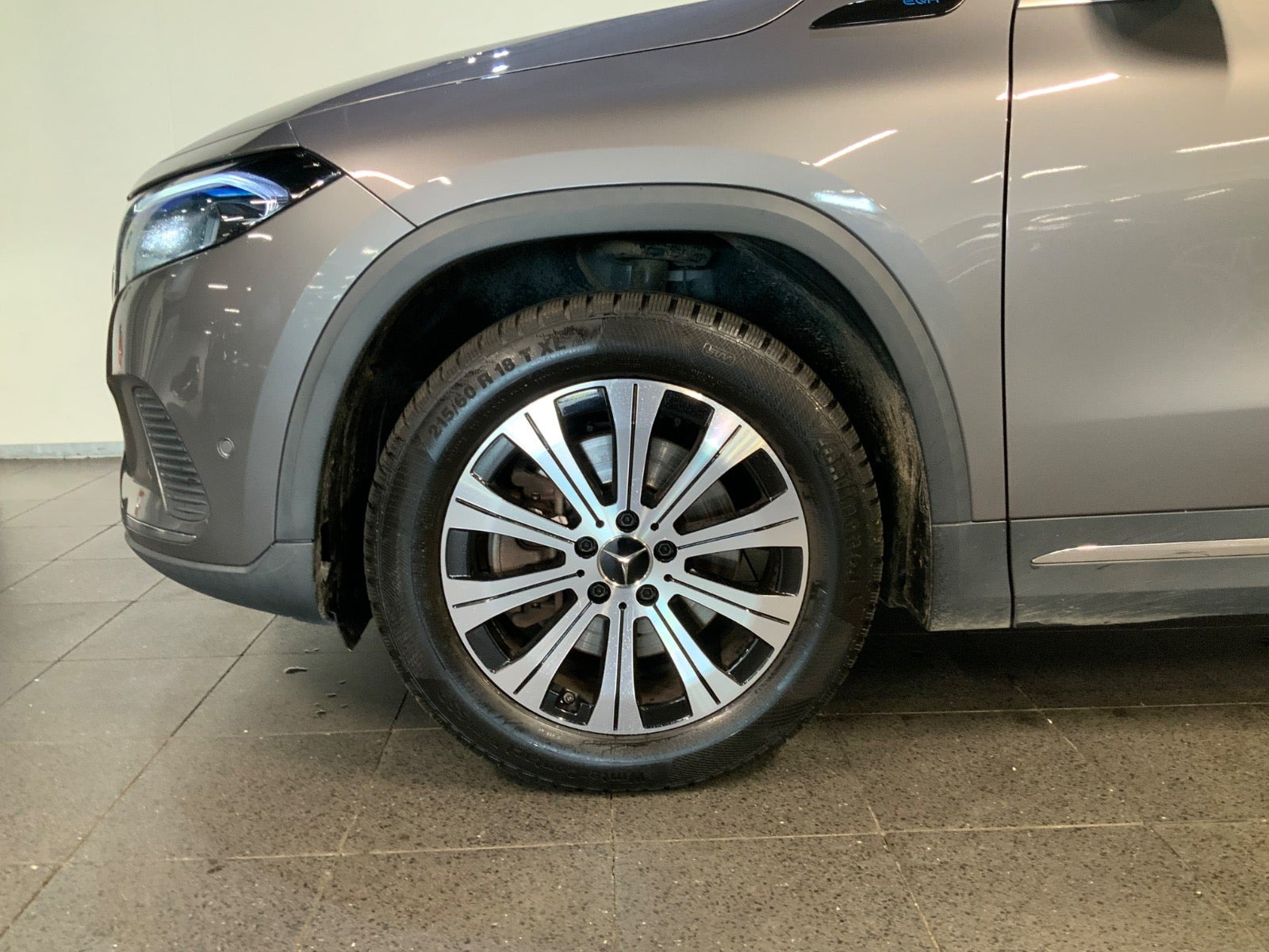 Grå Mercedes EQA250 fra 2022