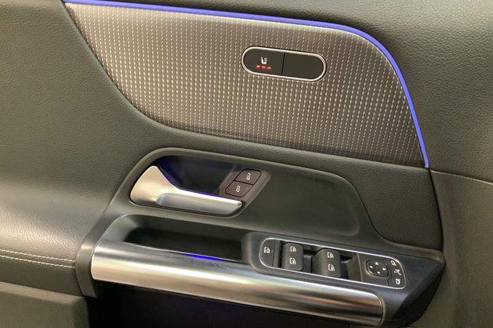 Grå Mercedes EQA250 fra 2022