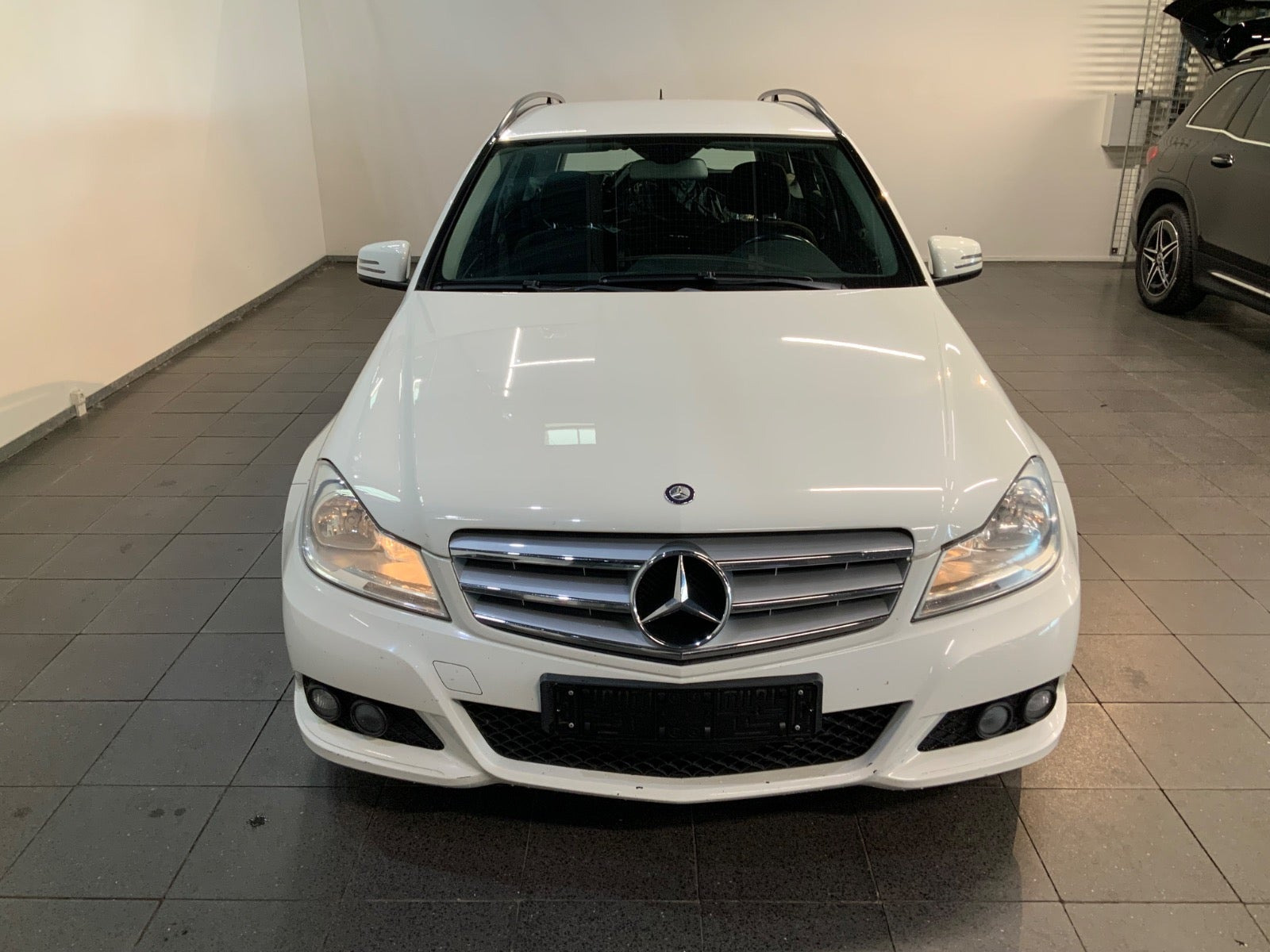 Hvid Mercedes C220 fra 2012