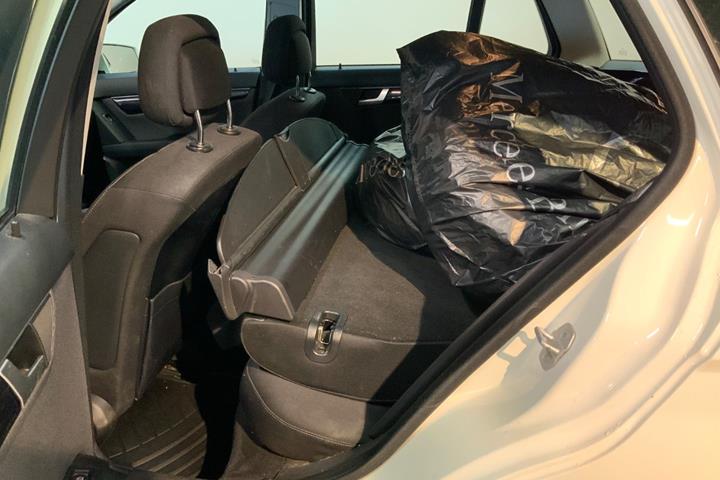 Hvid Mercedes C220 fra 2012