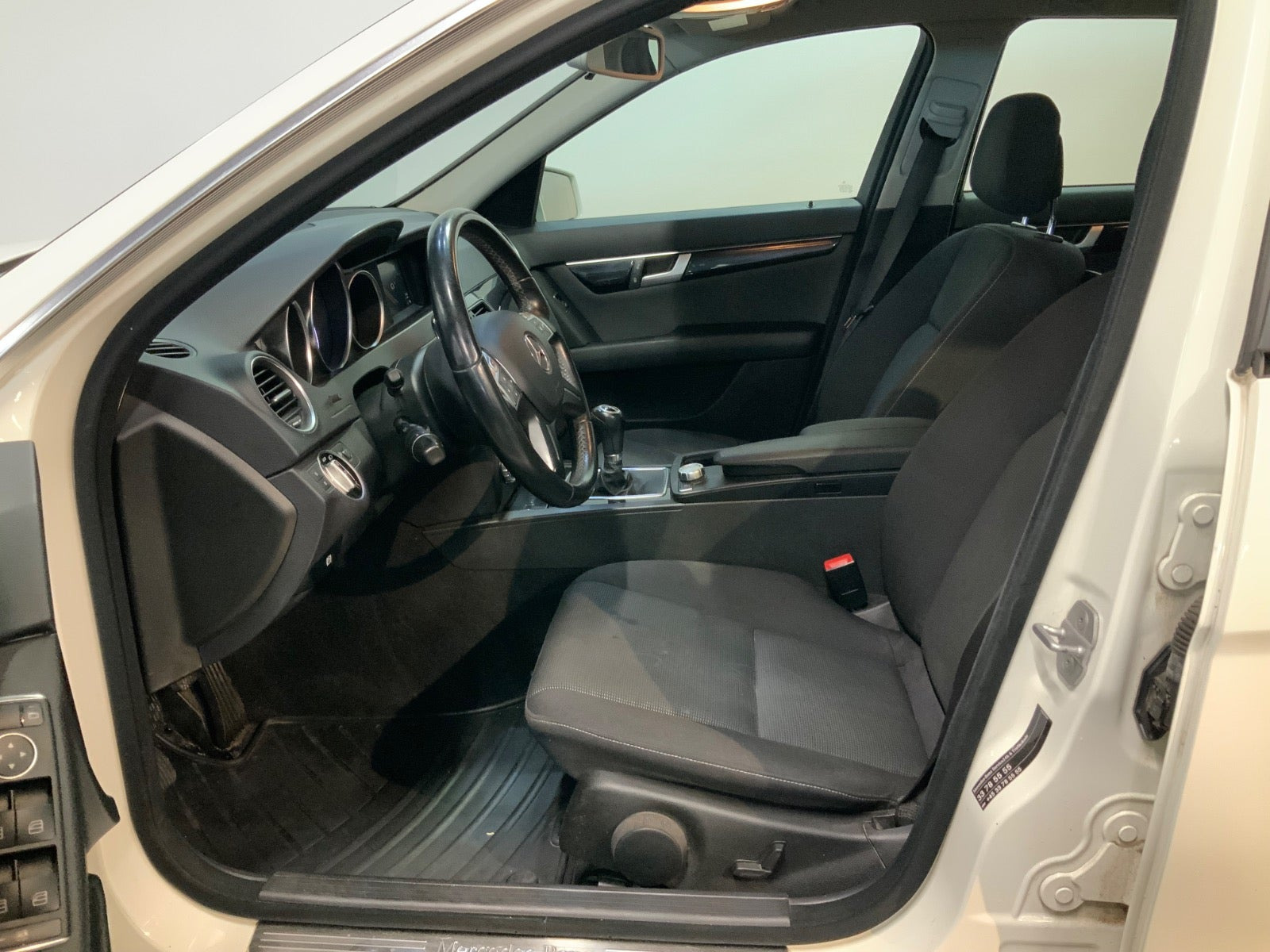 Hvid Mercedes C220 fra 2012
