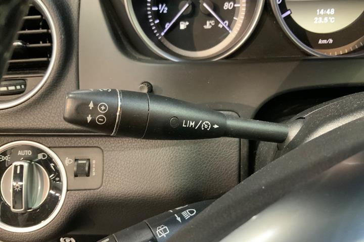 Hvid Mercedes C220 fra 2012