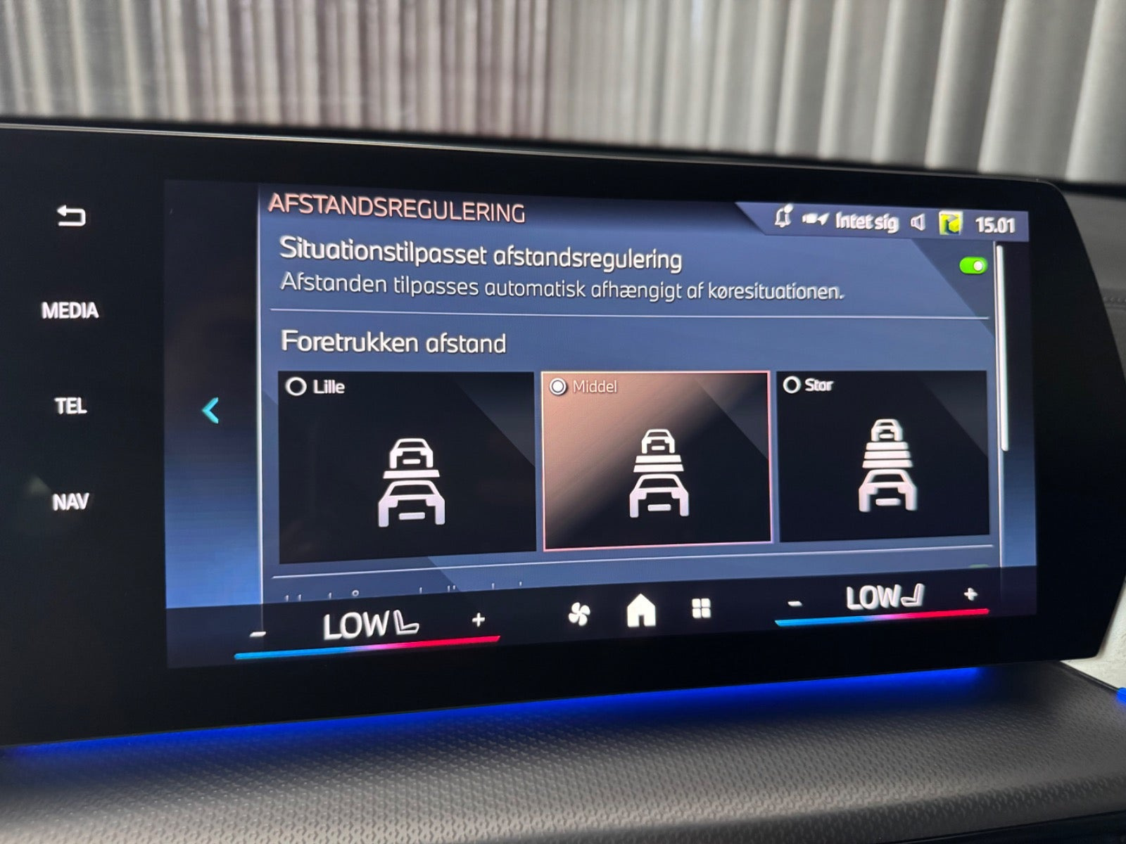 Grå BMW iX1 fra 2025