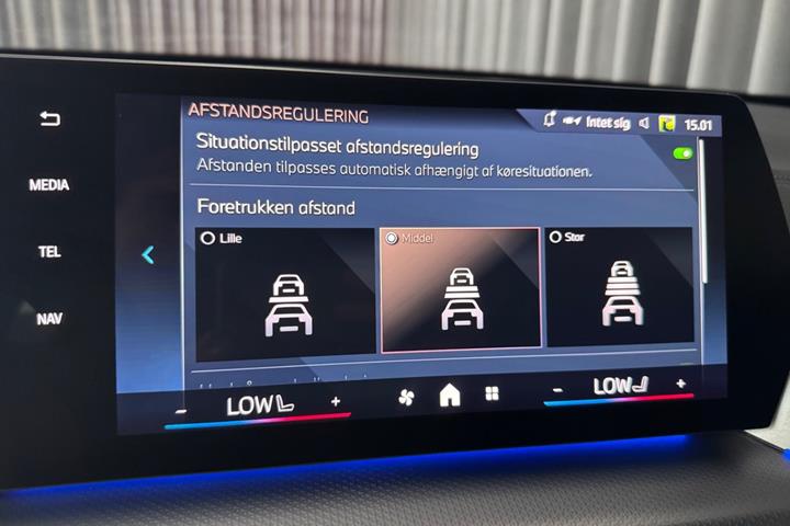 Grå BMW iX1 fra 2025