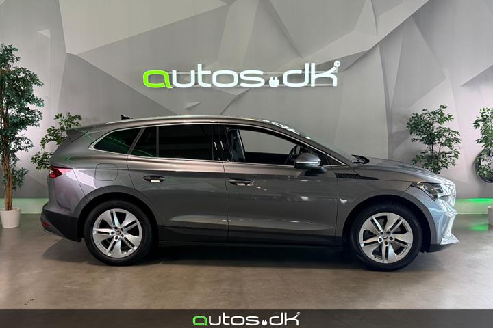 Grå Skoda Enyaq fra 2023