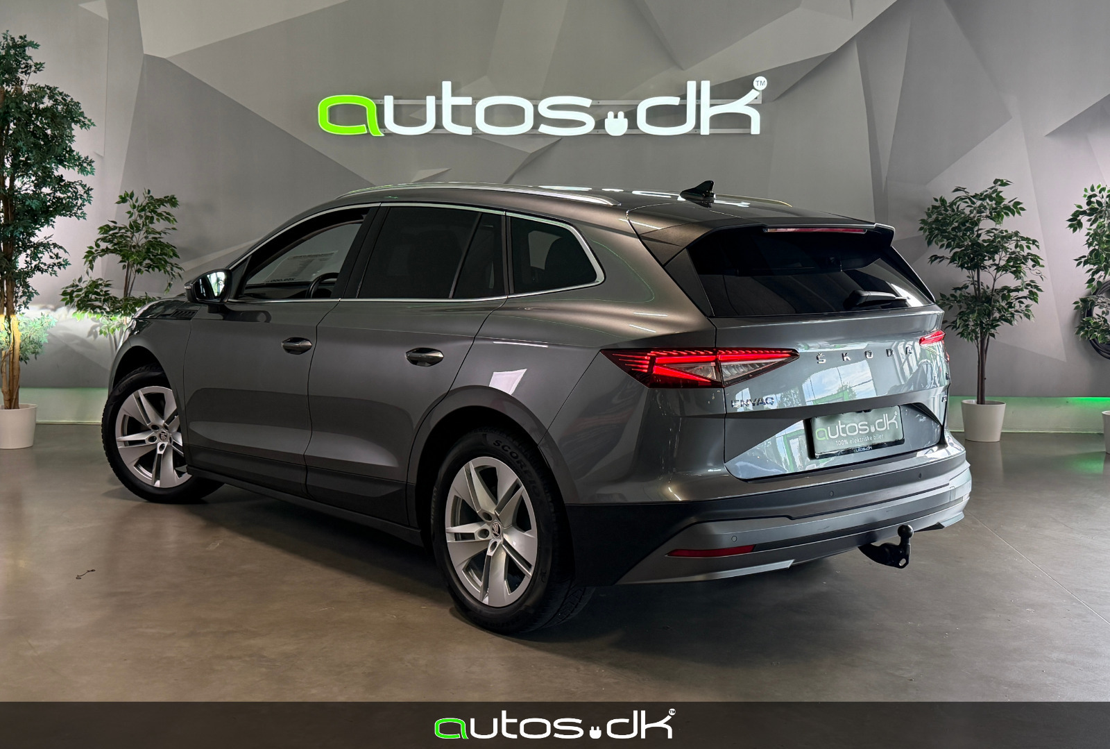 Grå Skoda Enyaq fra 2023