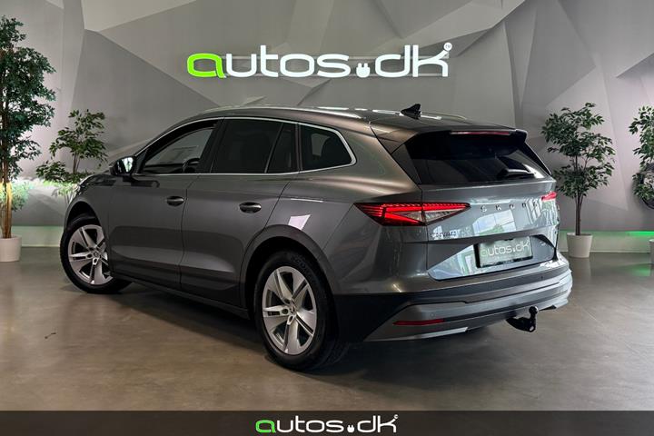 Grå Skoda Enyaq fra 2023