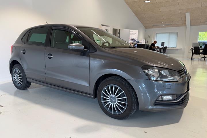 Grå VW Polo fra 2015