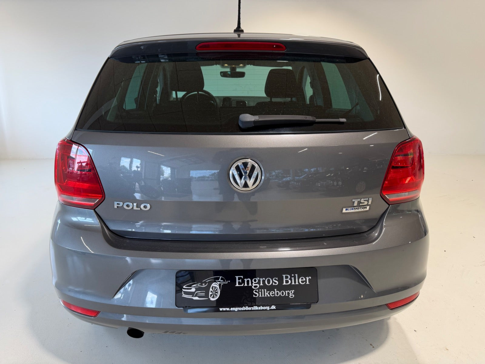 Grå VW Polo fra 2015