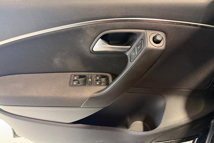 Grå VW Polo fra 2015
