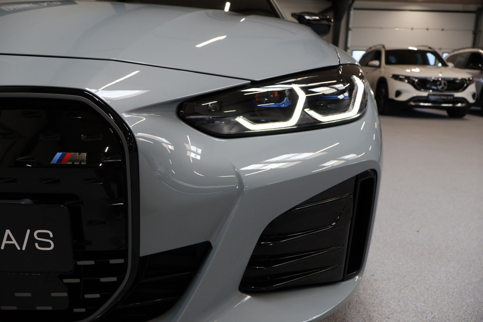Grå BMW i4 fra 2023