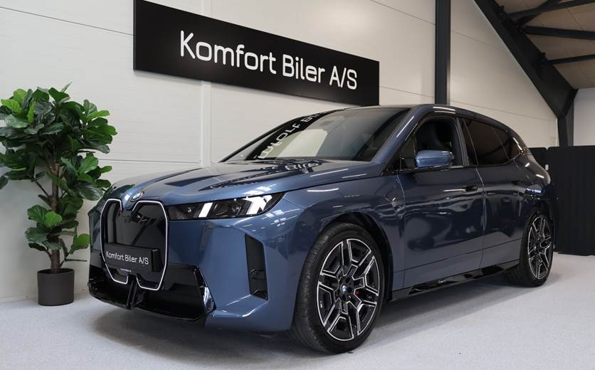 BMW iX xDrive45 M-Sport Pro