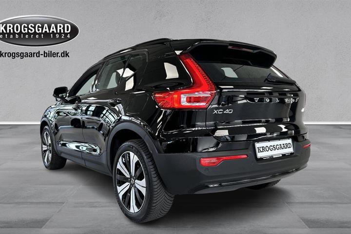Sort Volvo XC40 fra 2022