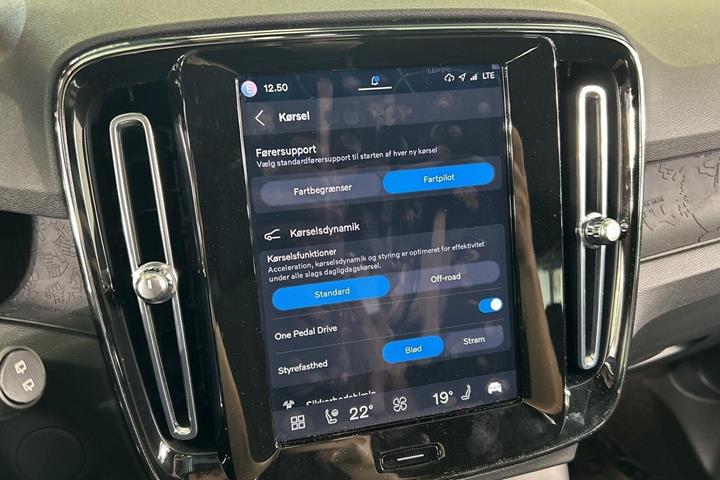 Sort Volvo XC40 fra 2022