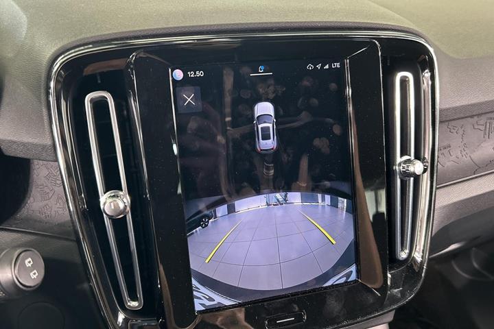 Sort Volvo XC40 fra 2022