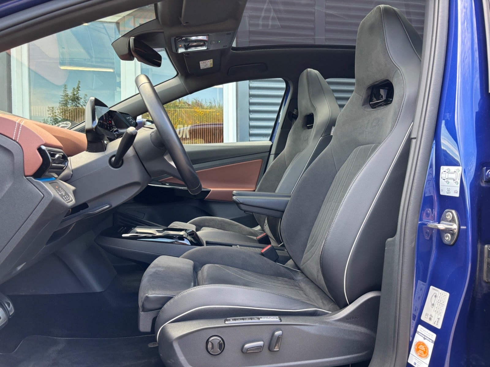 Blå VW ID.4 fra 2023