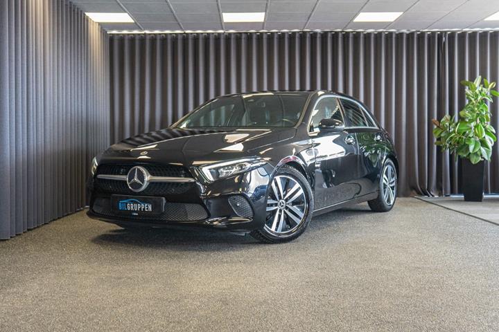Sort Mercedes A180 fra 2022