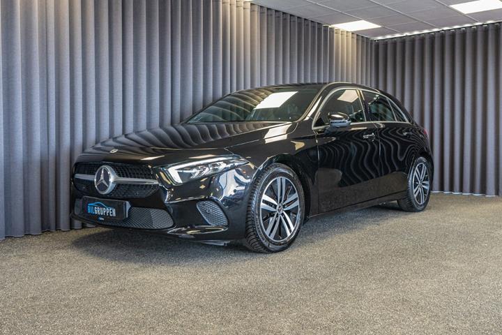 Sort Mercedes A180 fra 2022