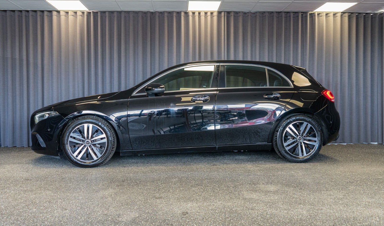Sort Mercedes A180 fra 2022
